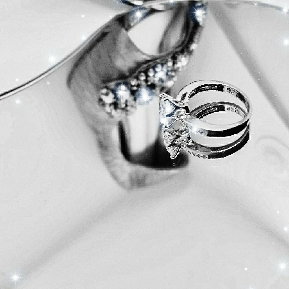 🔱'2CTTW' ROUND SOLITAIRE w/SM PAVE' ON SIDES🔱8